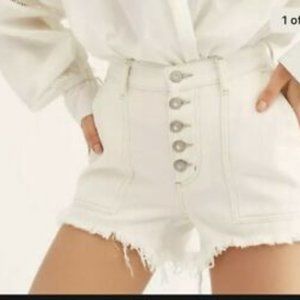 We the free button fly raw hem jean shorts size 25